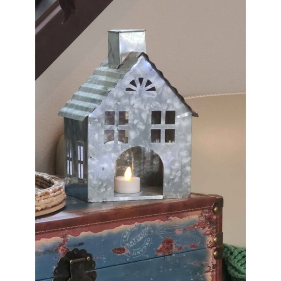 Little galvanized house - Picture 1 of 1